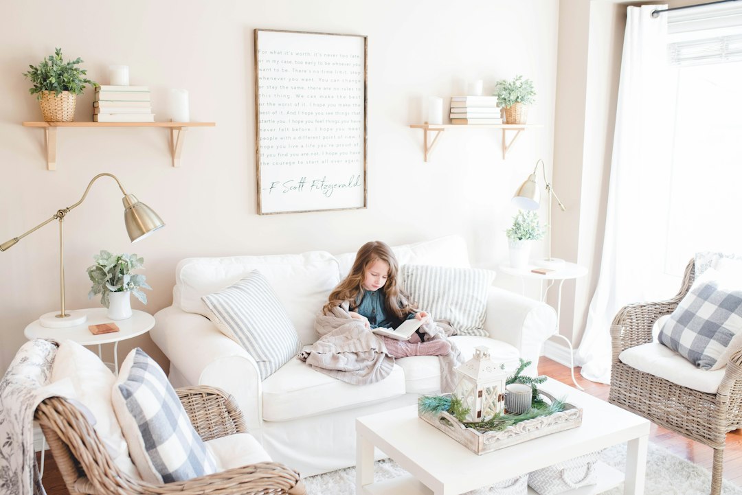 A Realistic Cleaning Schedule for Working Moms