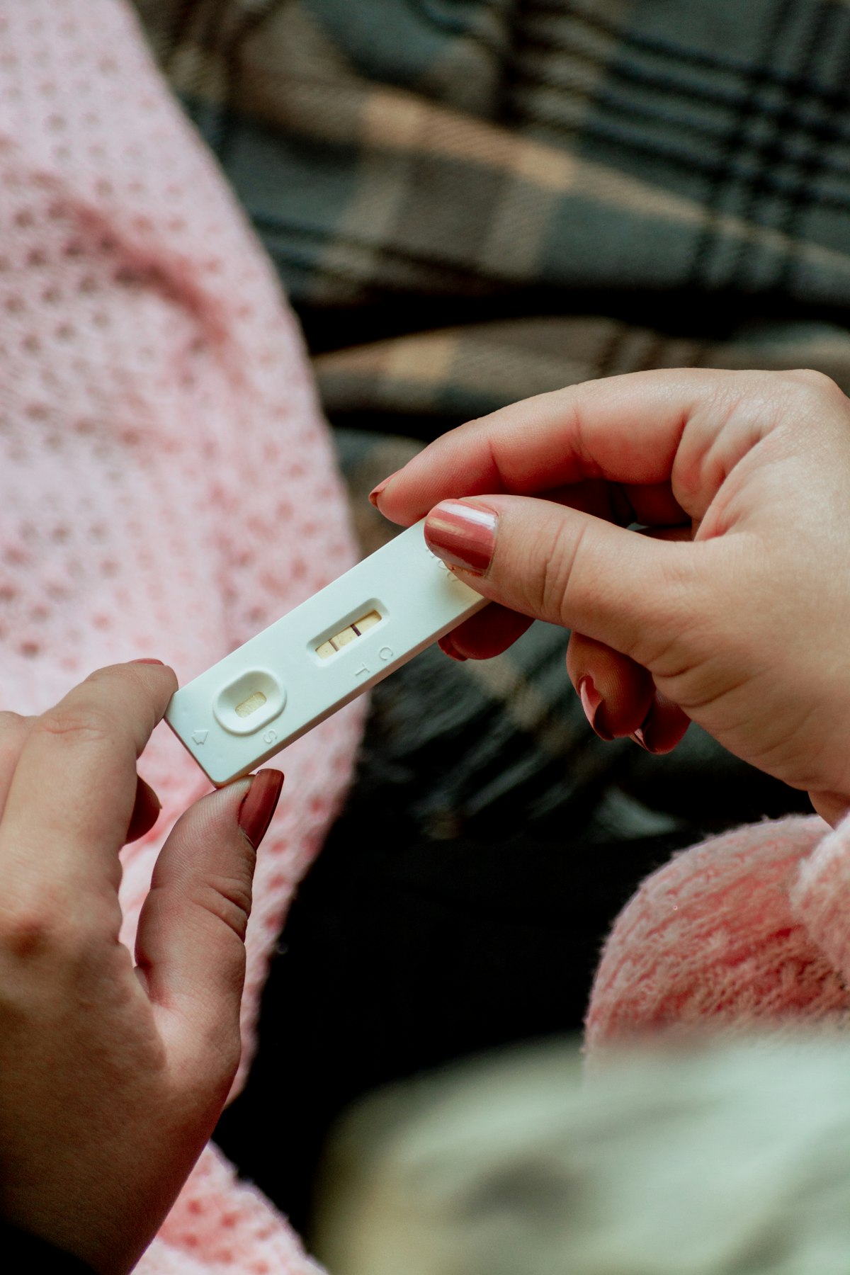 6 Weeks Pregnant: Morning Sickness, Development and Simple Survival Tips
